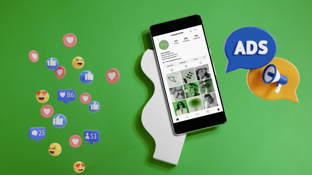 التسويق عبر مواقع التواصل الاجتماعي